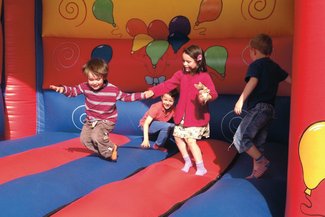 ©-A2Zoom_Bouncy_Castle_24_April_001